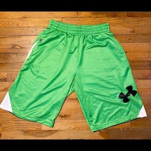 Men’s UA shorts